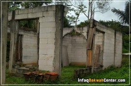 Lima Tahun Mangkrak, Masjid di Pelosok ini Mengenaskan. Ayo Bantu.!!